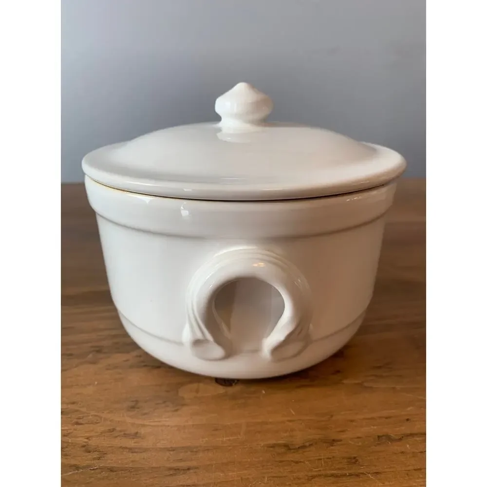Sur La Table Round Covered Baking Dish White Serving Dish Soup 6